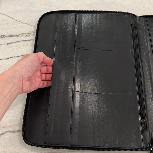 Vintage Authentic PRADA Black Leather Document Holder w/ Zipper - Picture 9 of 16